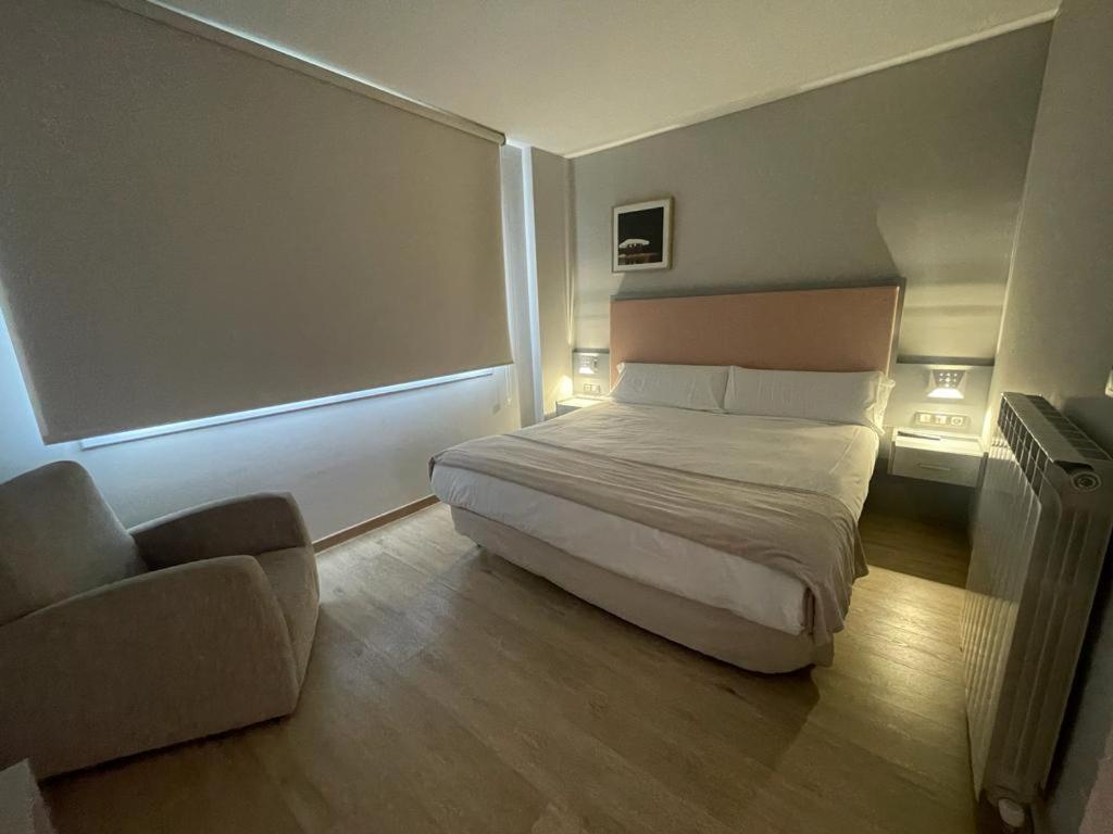 Hotel Nagusi ムルギア エクステリア 写真